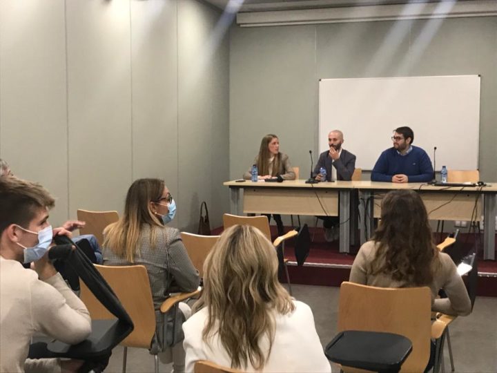 Los asistentes disfrutan del Día de la Interpretación de Conferencias